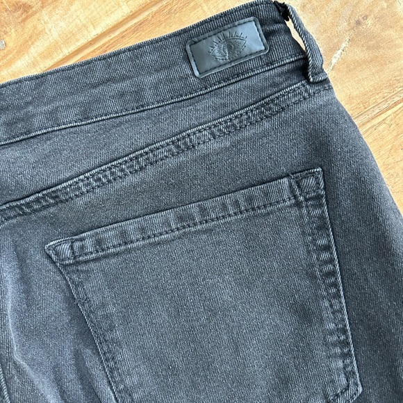 Adora super high rise curvy girlfriend - Picture 4 of 5